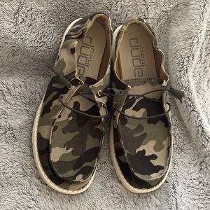 Women’s Hey Dude Camouflage slip-ons. Brand new